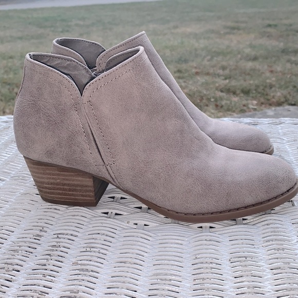 Fergie tan ankle boots. Size 7M